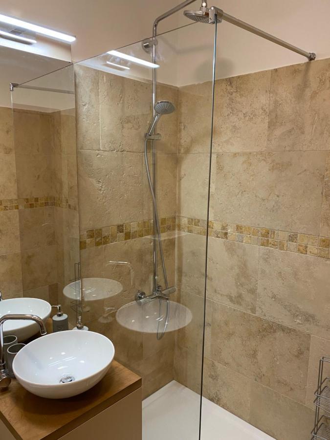 Bitcoin And Ethereum Deluxe Apartments Bar Dış mekan fotoğraf