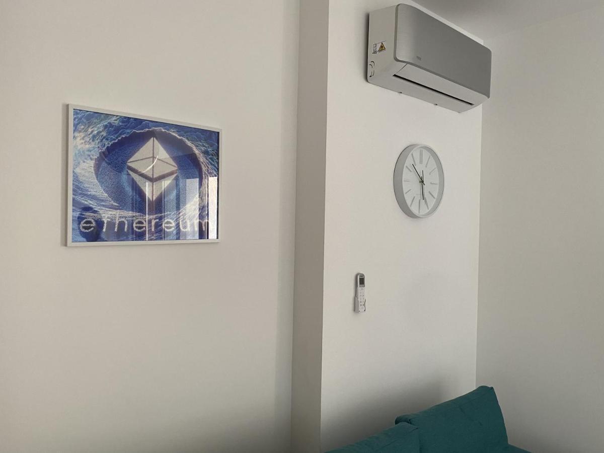 Bitcoin And Ethereum Deluxe Apartments Bar Dış mekan fotoğraf